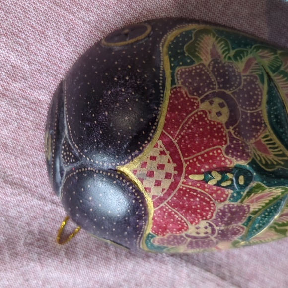 “Hand-Carved Balinese Batik Wooden Wall Mask – Indonesia – 6”” - Picture 4 of 6